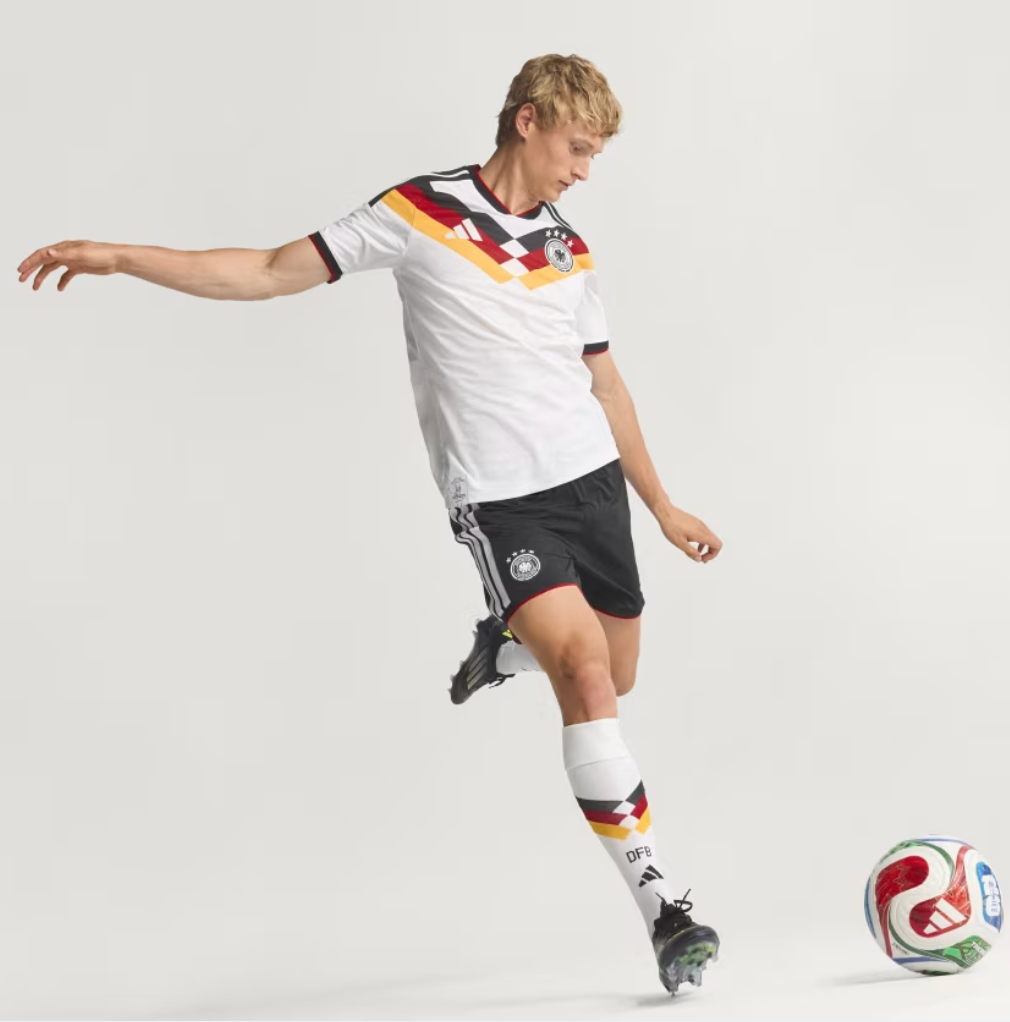 Historische  World Cup Ballkollektion – Sammleredition 15-teilig